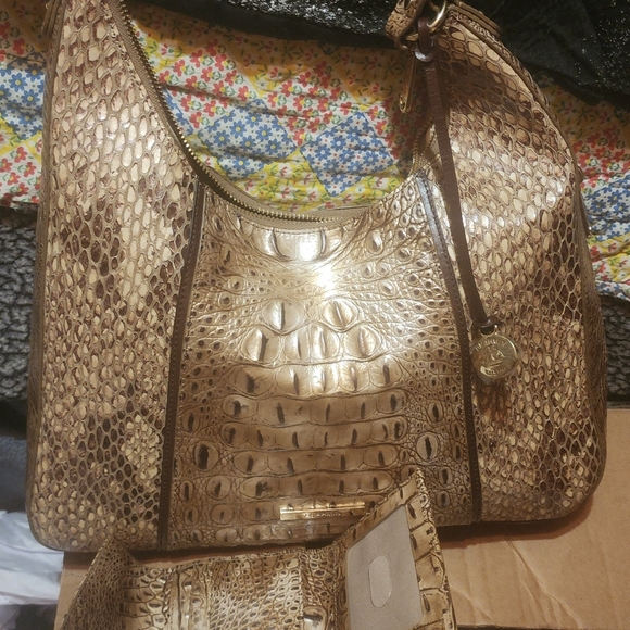 SOLDDD!!!!!!!!!!!!!!!!!!!!Brahmin Tabitha handbag and wallet - Picture 5 of 7